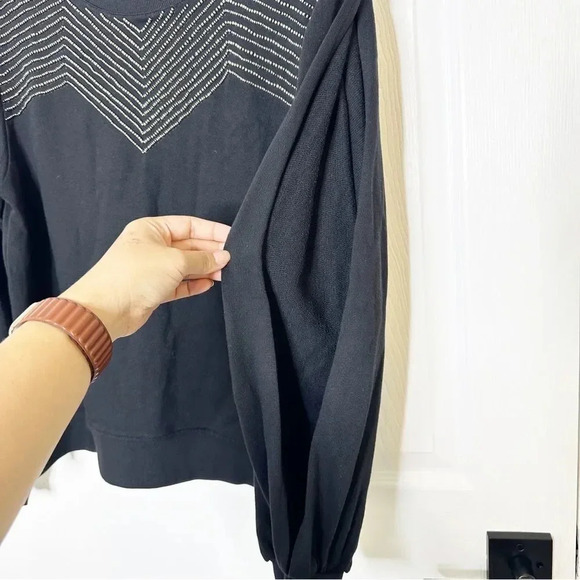 LOVE SAM Sweater‎ Beaded Split Sleeve Crew Neck Size Medium - Picture 3 of 5